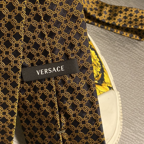 Elegant vintage Versace - Picture 5 of 6
